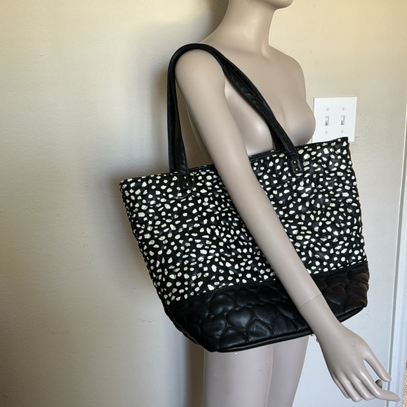 Betsey Johnson NY Black White Dot Quilted Vegan Leather Large Tote Bag Purse - Picture 11 of 11
